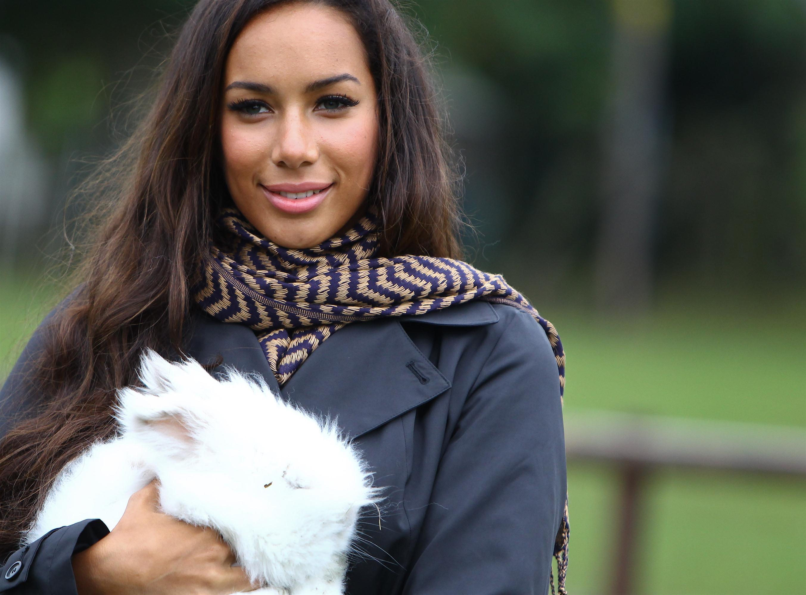 Leona Lewis visits the Hopefield Animal Sanctuary - Photos | Picture 98727